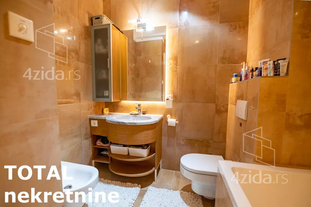 Šestosoban stan | 4zida