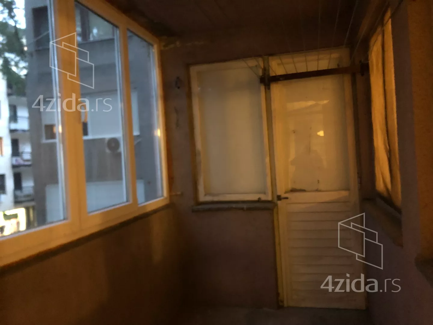 Četvoroiposoban stan | 4zida