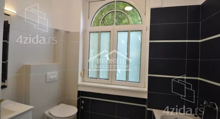 Šestosoban stan | 4zida