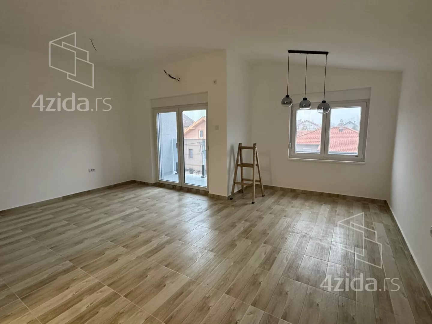 Troiposoban stan | 4zida