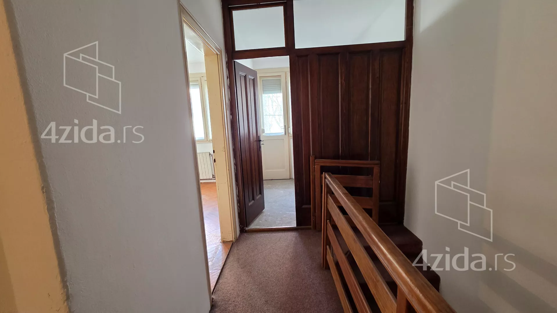 Sedmosoban stan | 4zida