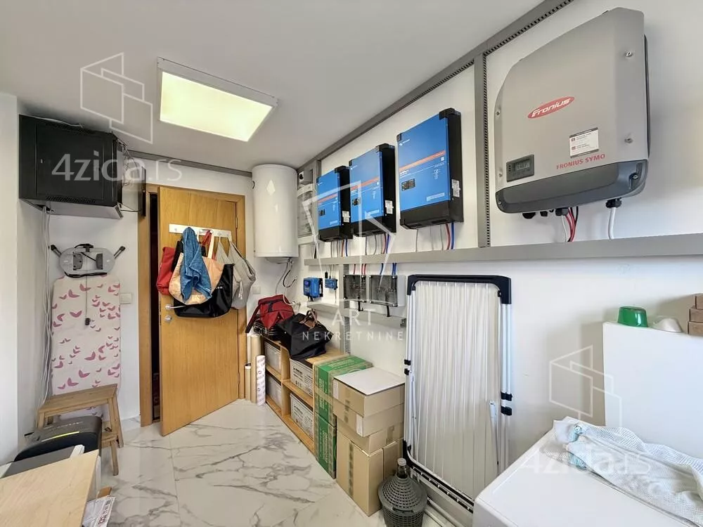 Četvoroiposoban stan | 4zida