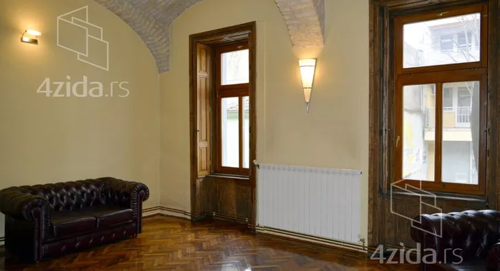 Šestosoban stan | 4zida