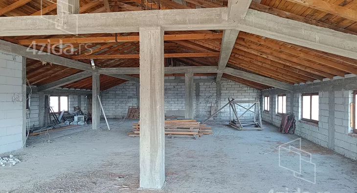 Poslovna zgrada | 4zida