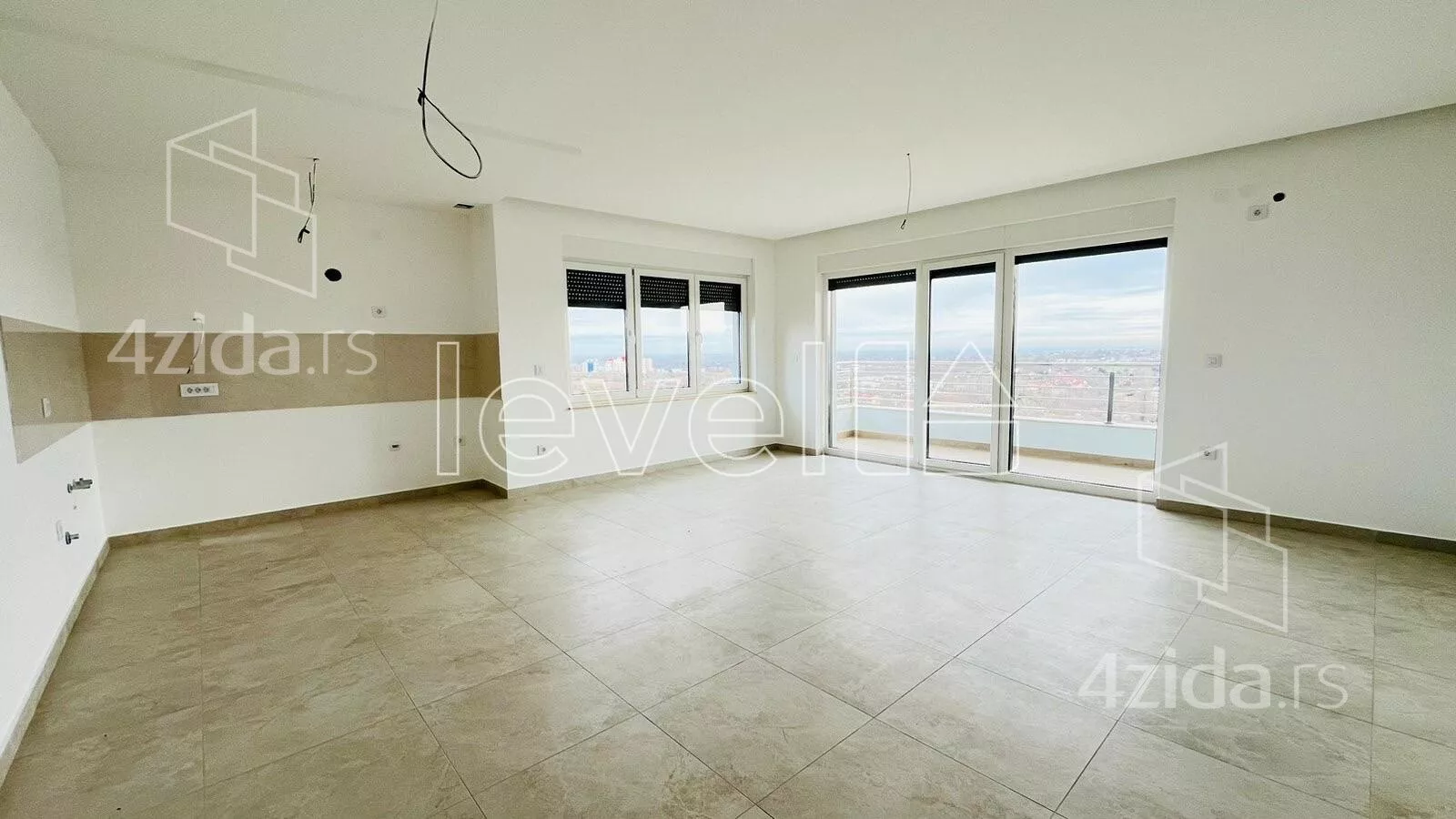 Četvorosoban stan | 4zida