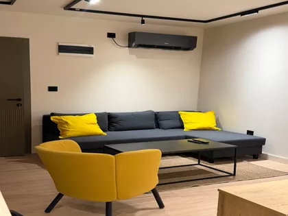 Crveni Krst Vračar | 4zida.rs