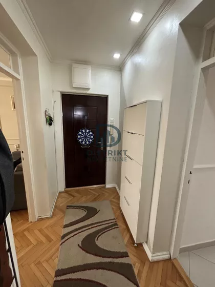 Crveni Pevac | 4zida.rs