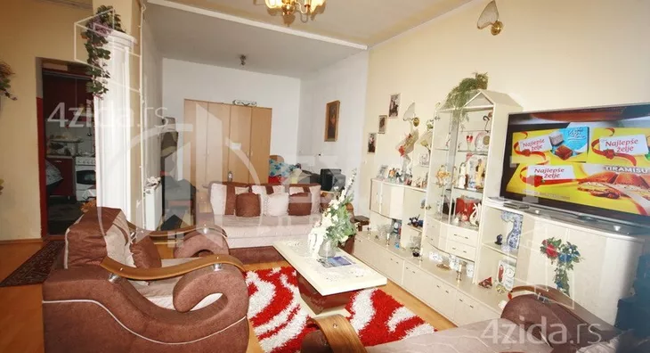 Četvoroiposoban stan | 4zida