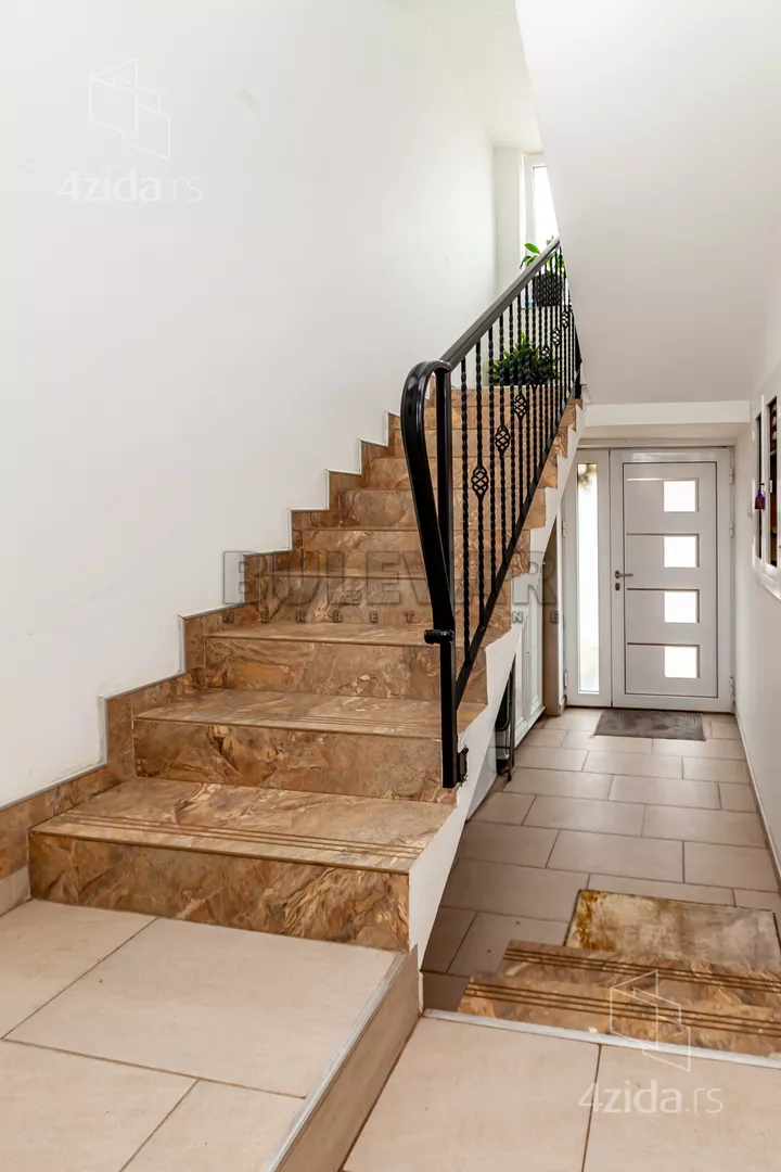 3-etažna kuća | 4zida