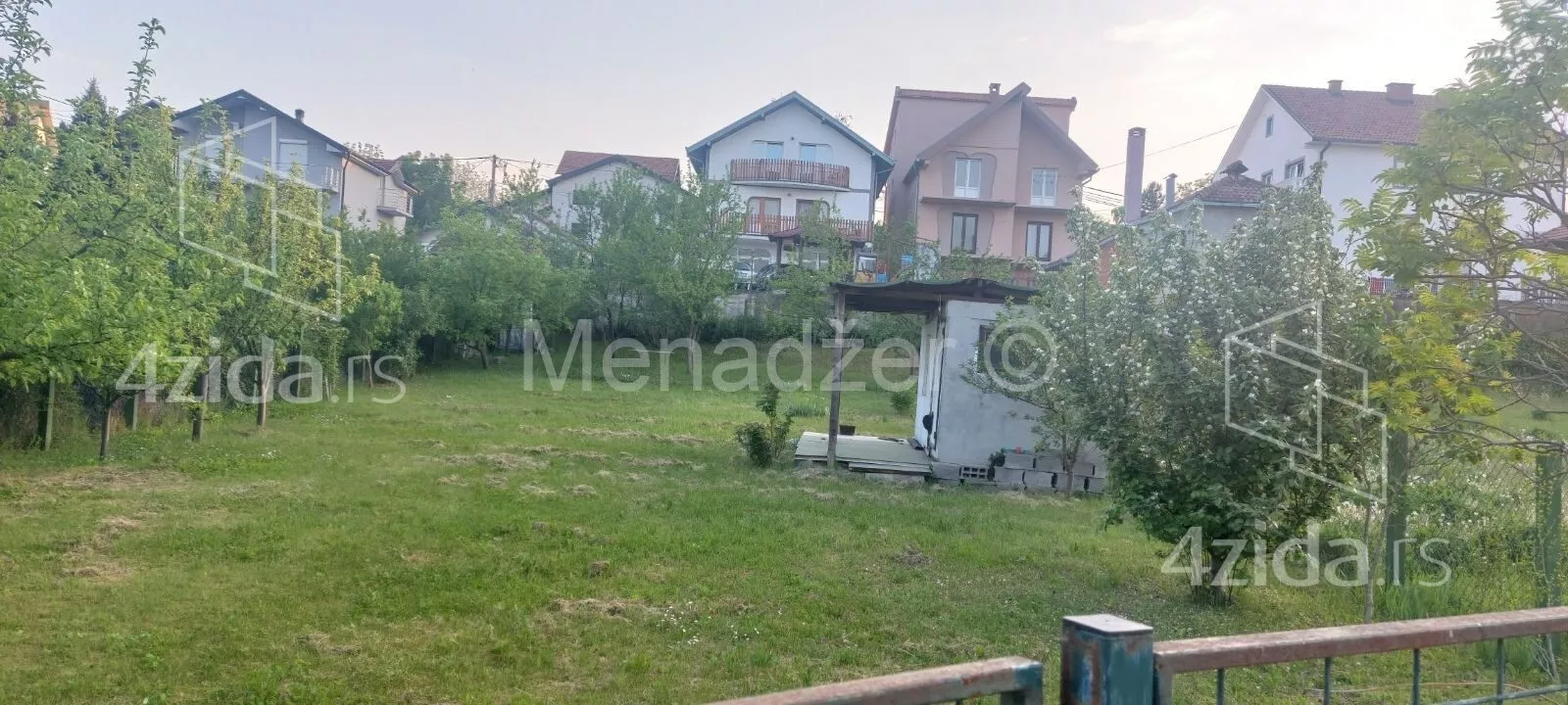 Plac | 4zida
