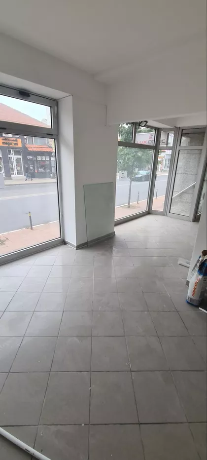 Crveni pevac | 4zida.rs