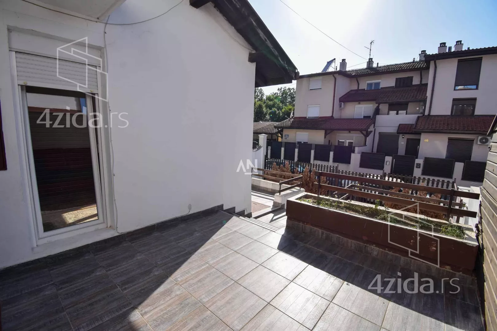 5-etažna kuća | 4zida