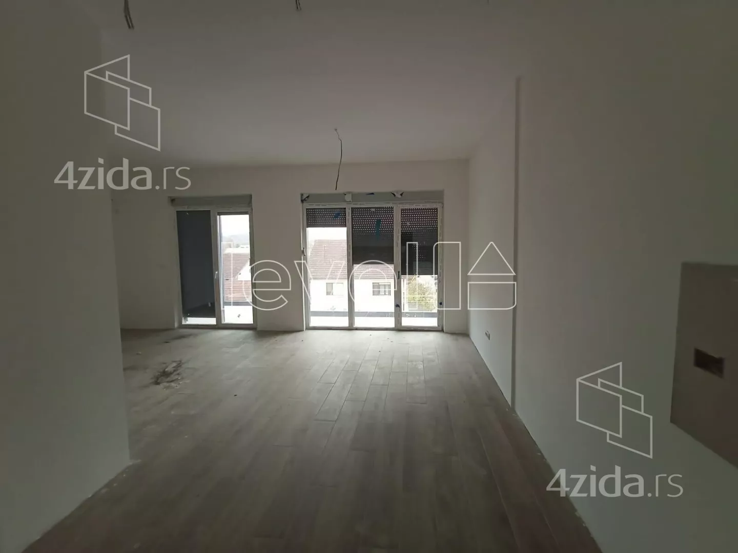 Troiposoban stan | 4zida