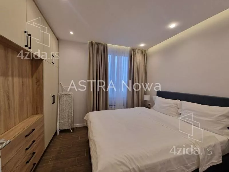 Sedmosoban stan | 4zida