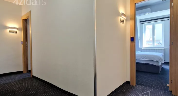 Devetosoban stan | 4zida