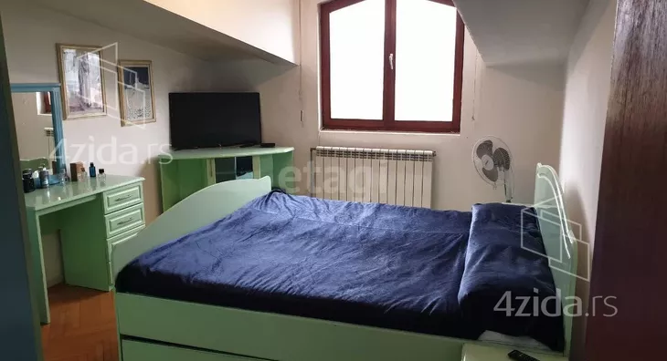 Šestosoban stan | 4zida