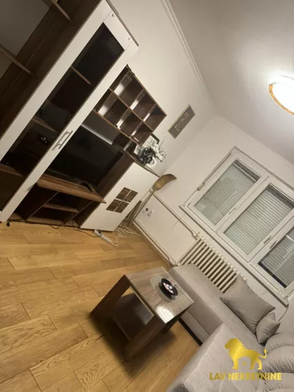 PARISKE KOMUNE | 4zida.rs