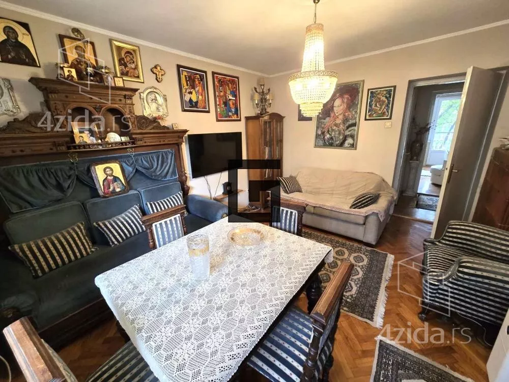Troiposoban stan | 4zida
