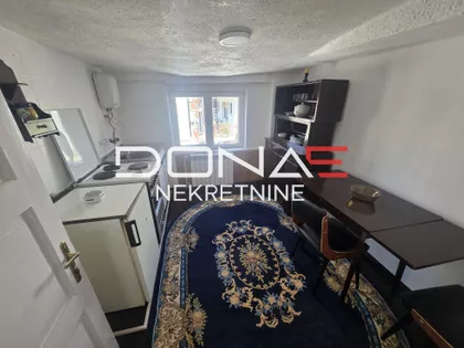 Nade Tomić | 4zida.rs