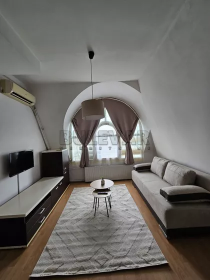 Obrenovićeva | 4zida.rs