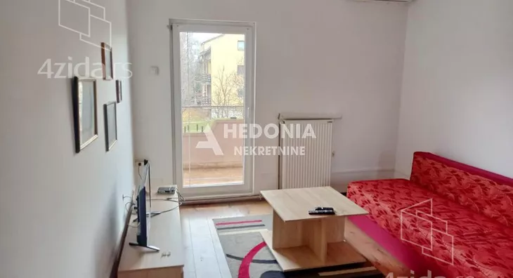 Poslovna zgrada | 4zida