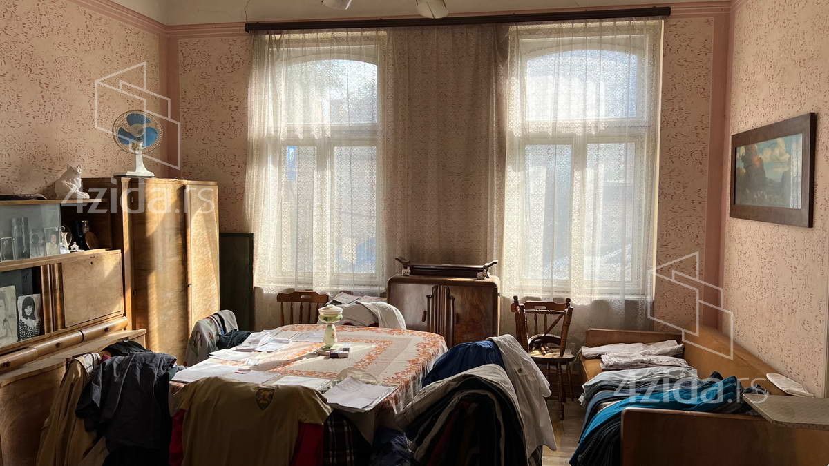 Продажа трехкомнатной квартиры, Центр, 50.000€, 73m² — фото