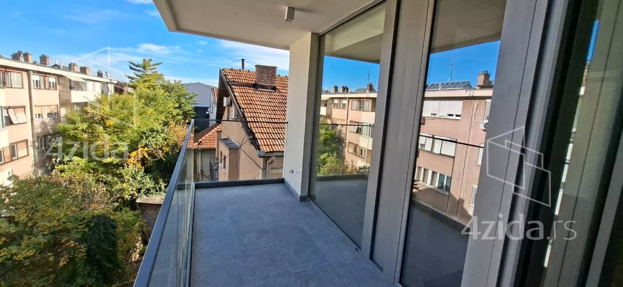 Troiposoban stan | 4zida