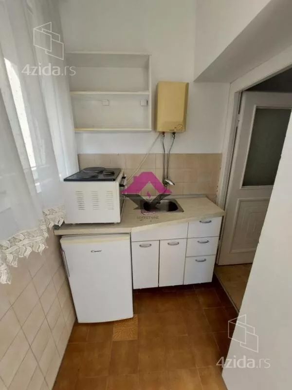 Petoiposoban stan | 4zida
