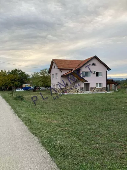 Okolne lokacije | 4zida.rs