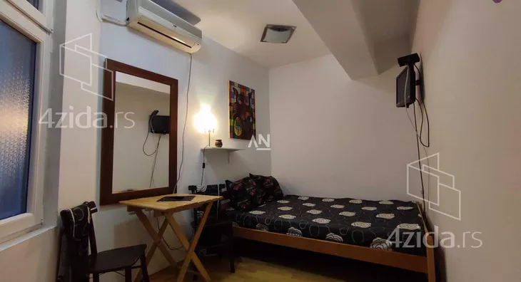 Šestosoban stan | 4zida