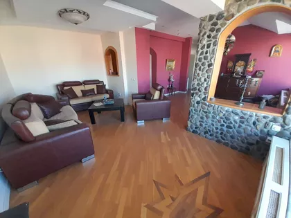 Trg Kosturnica | 4zida.rs