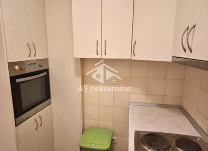 Crveni Krst Vračar | 4zida.rs