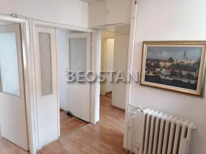 Studentski Trg | 4zida.rs