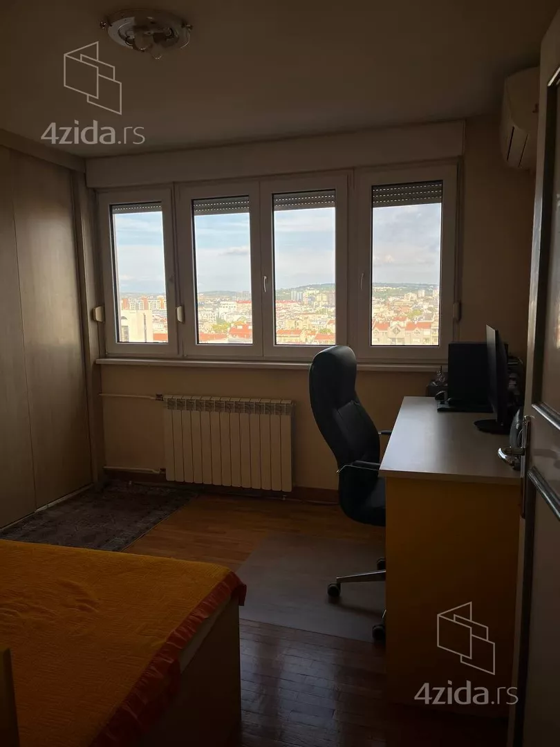 Petosoban stan | 4zida