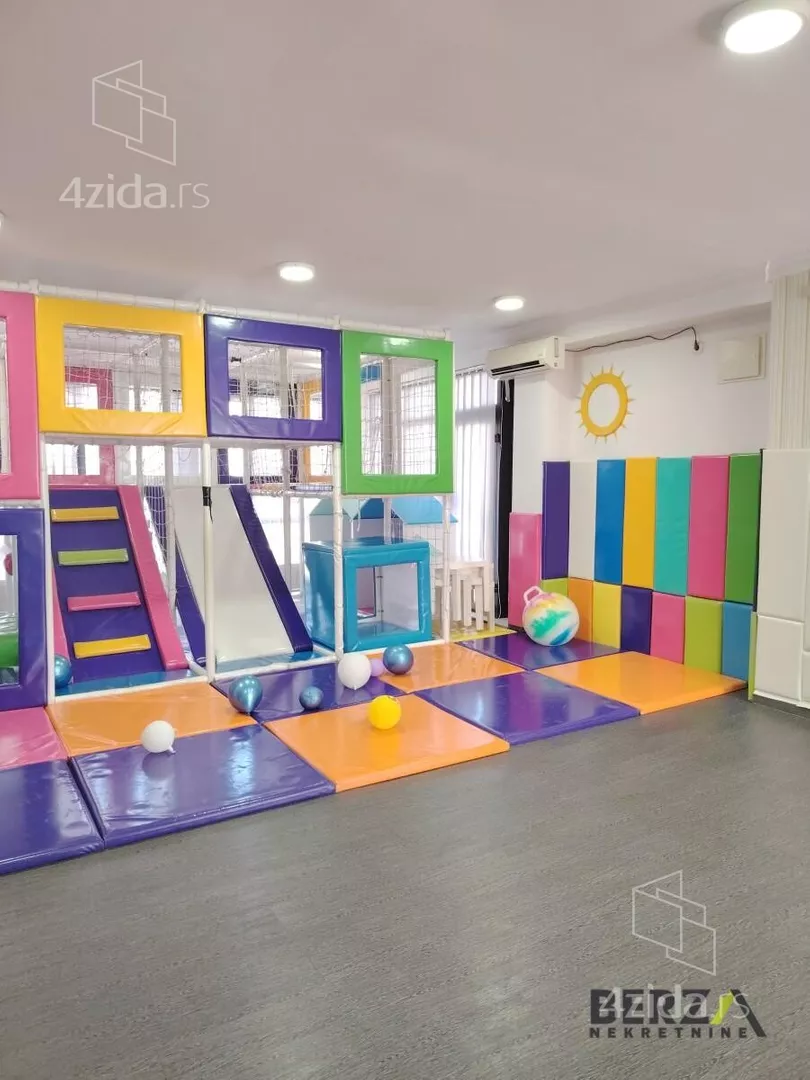 Poslovni prostor | 4zida