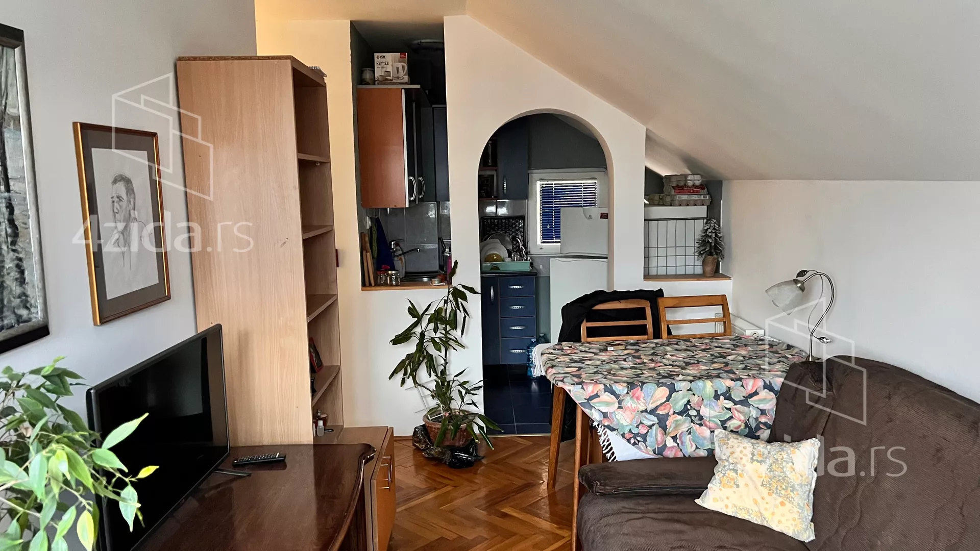 Jednoiposoban stan | 4zida