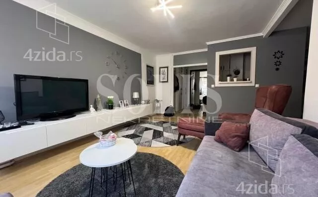 Troiposoban stan | 4zida