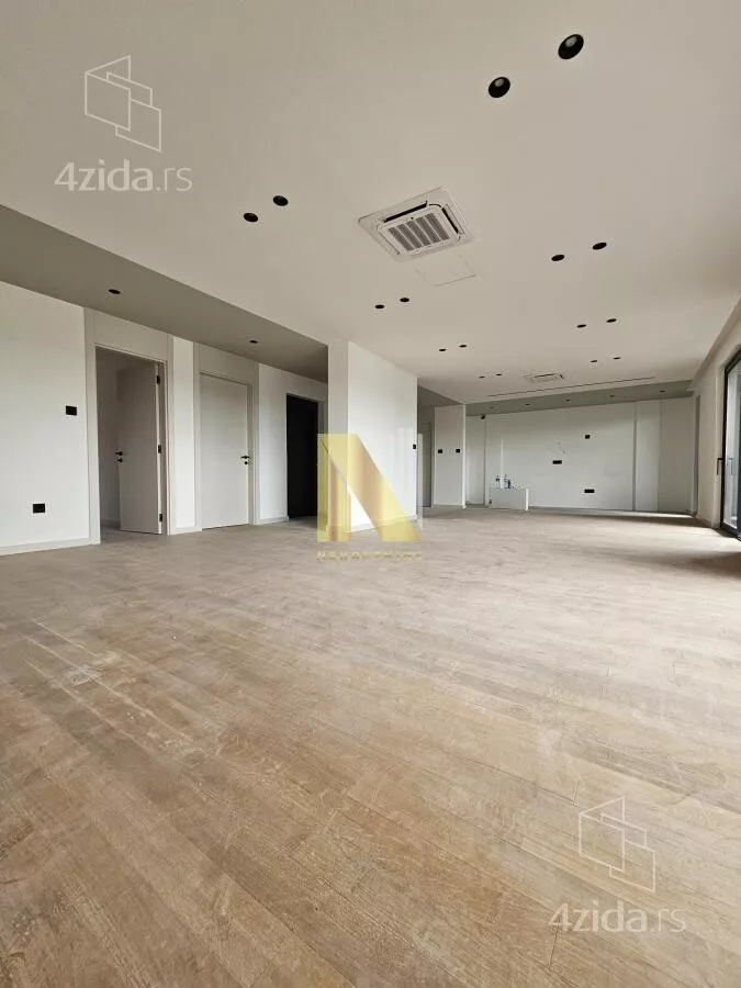 Petosoban stan | 4zida