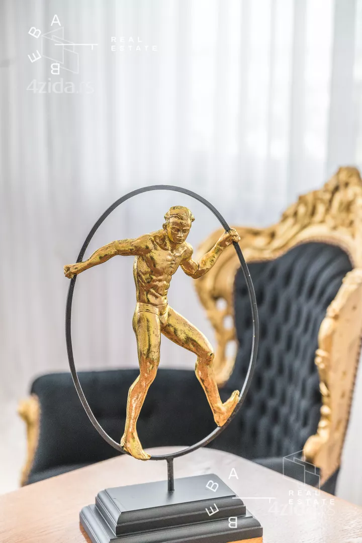 Šestosoban stan | 4zida