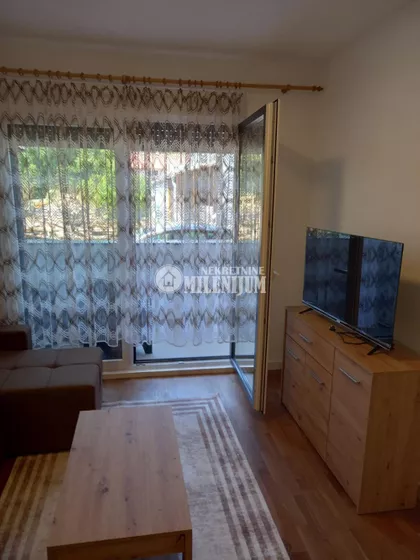 Surčinska | 4zida.rs