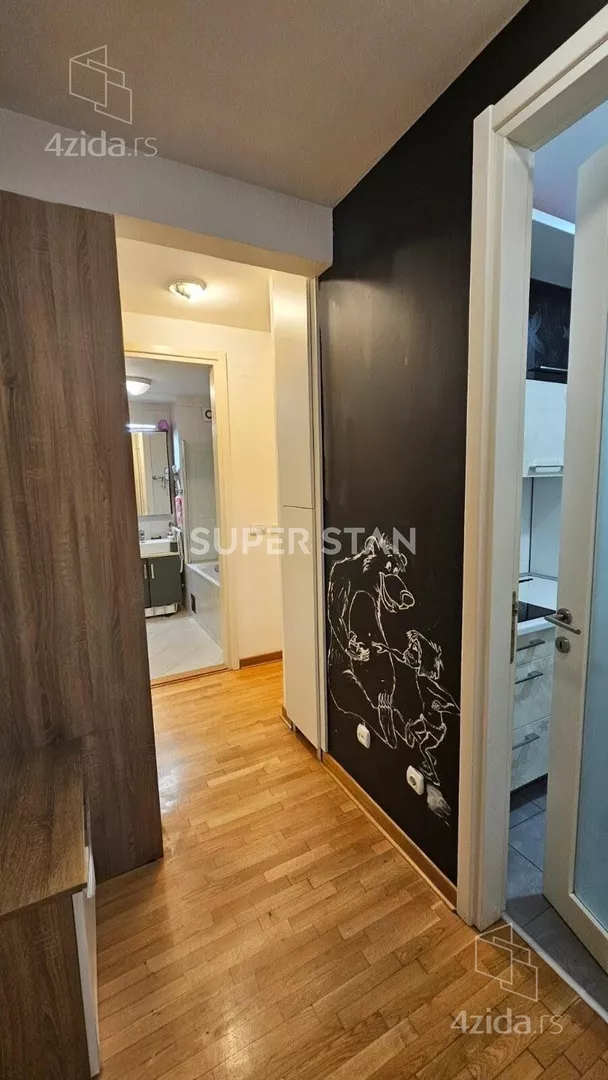 Jednoiposoban stan | 4zida