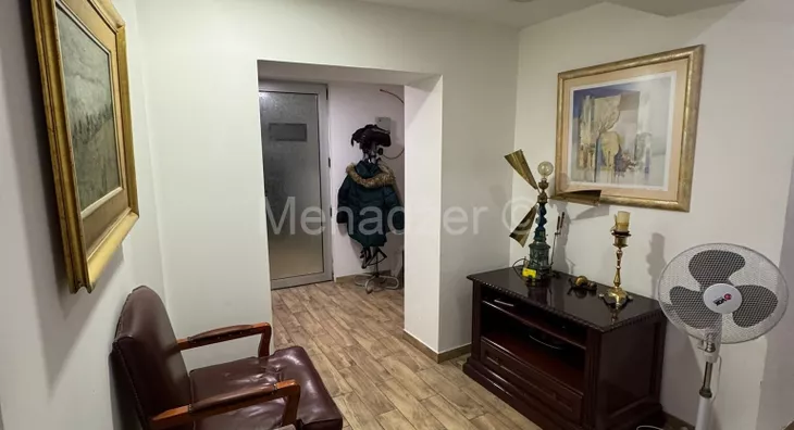 Poslovna zgrada | 4zida