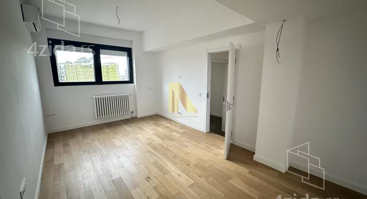 Četvoroiposoban stan | 4zida