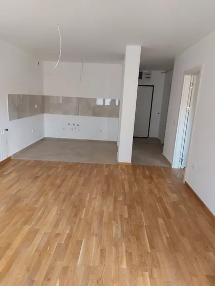 Trg Žarka Zrenjanina | 4zida.rs