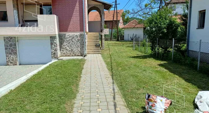 3-etažna kuća | 4zida