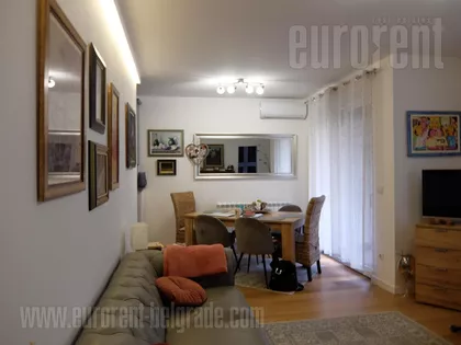 CRVENI KRST | 4zida.rs