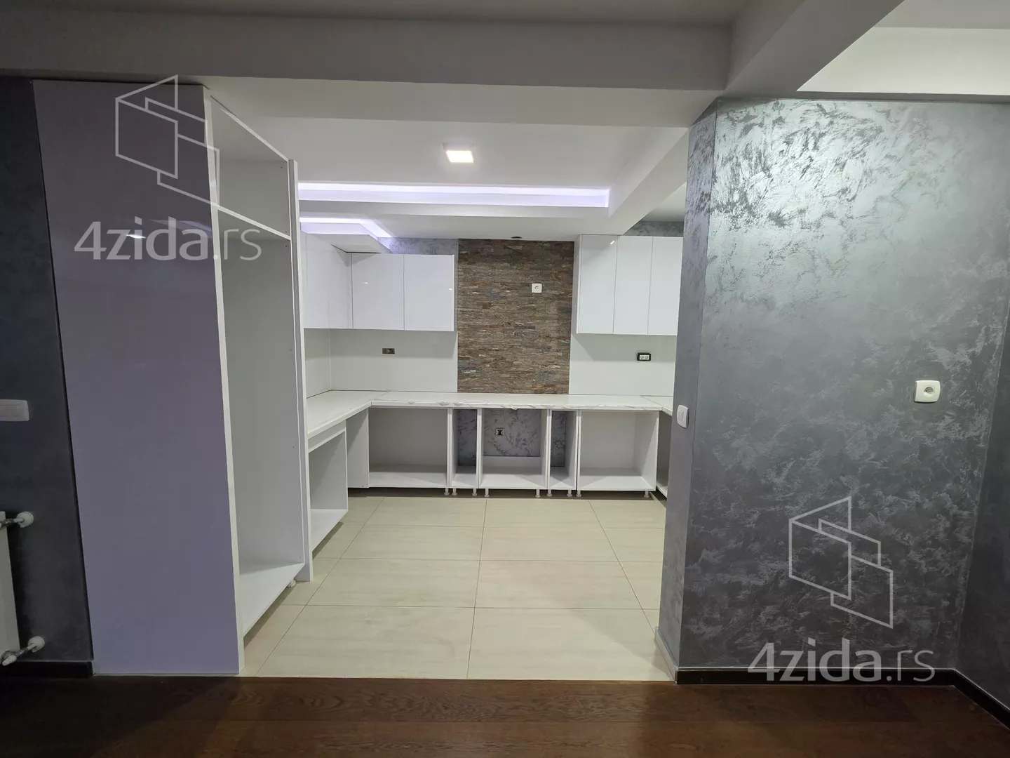 Četvoroiposoban stan | 4zida