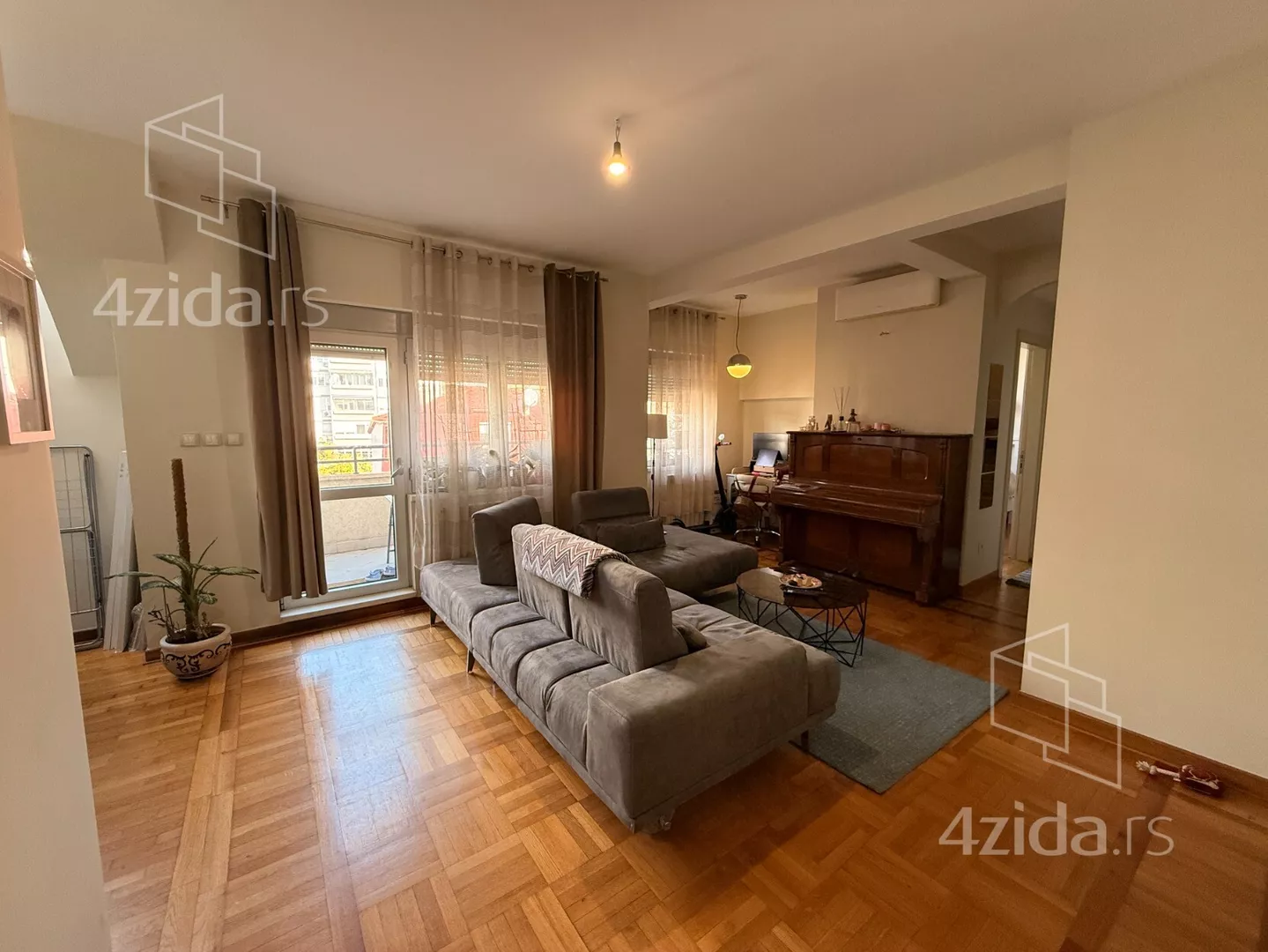 Petosoban stan | 4zida