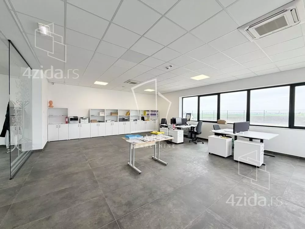 Poslovna zgrada | 4zida