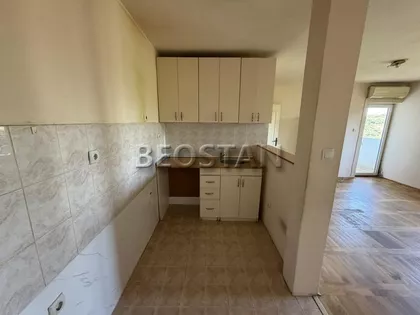 Sretena Mladenovića Mike | 4zida.rs